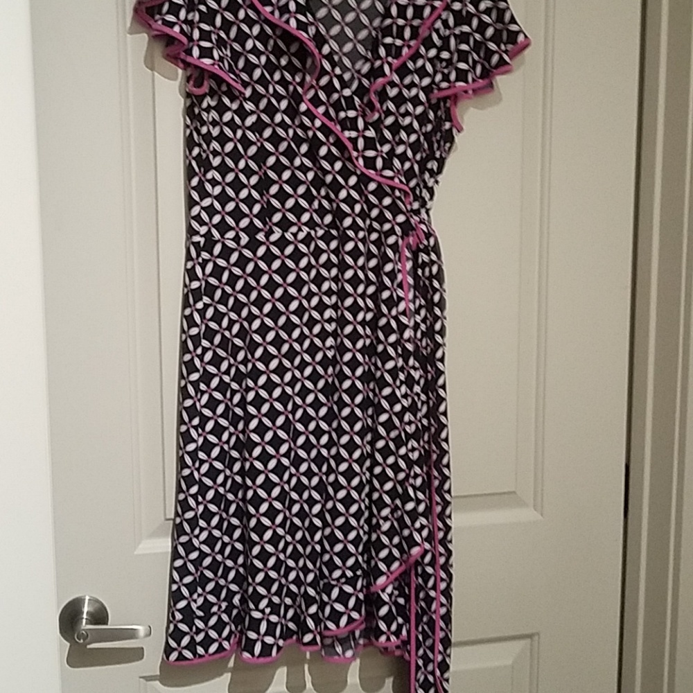 Dress - Picture 2 of 3